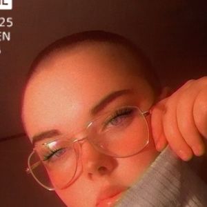 Meet your Posher, Ella